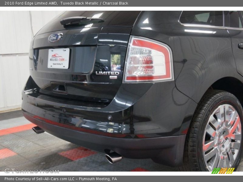 Tuxedo Black Metallic / Charcoal Black 2010 Ford Edge Limited AWD