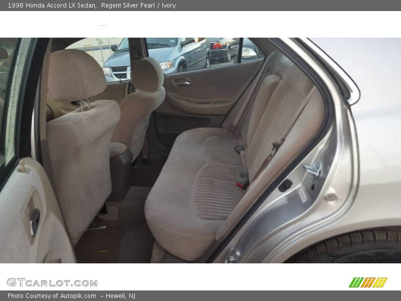 Regent Silver Pearl / Ivory 1998 Honda Accord LX Sedan