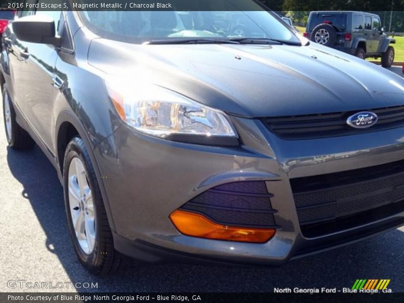 Magnetic Metallic / Charcoal Black 2016 Ford Escape S