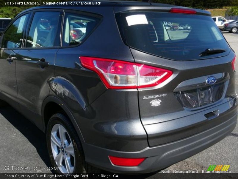 Magnetic Metallic / Charcoal Black 2016 Ford Escape S