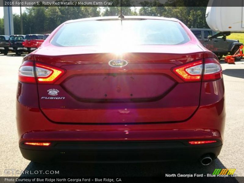 Ruby Red Metallic / Medium Earth Gray 2016 Ford Fusion S