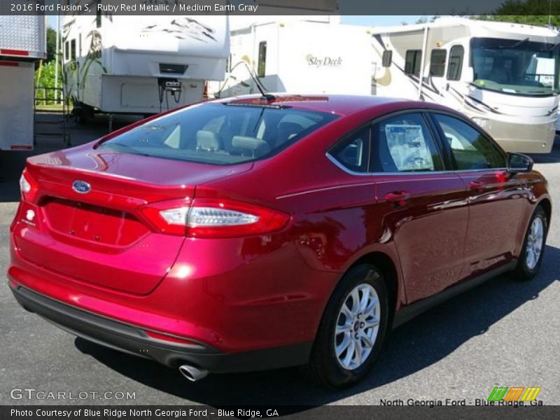 Ruby Red Metallic / Medium Earth Gray 2016 Ford Fusion S