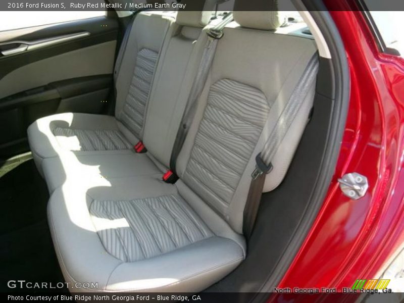 Ruby Red Metallic / Medium Earth Gray 2016 Ford Fusion S