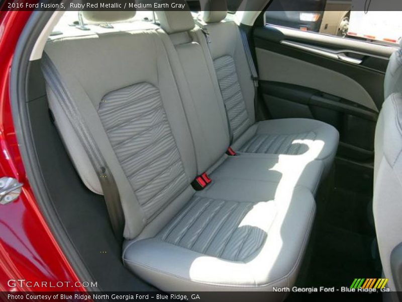 Ruby Red Metallic / Medium Earth Gray 2016 Ford Fusion S