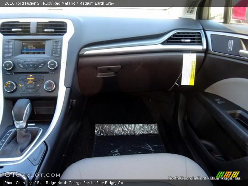 Ruby Red Metallic / Medium Earth Gray 2016 Ford Fusion S