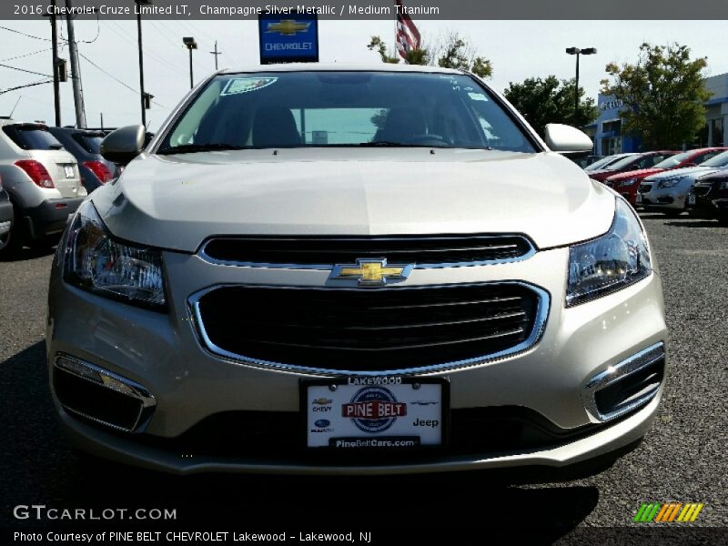 Champagne Silver Metallic / Medium Titanium 2016 Chevrolet Cruze Limited LT