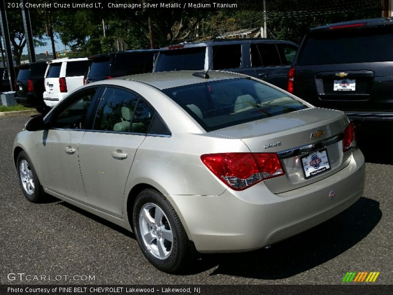 Champagne Silver Metallic / Medium Titanium 2016 Chevrolet Cruze Limited LT