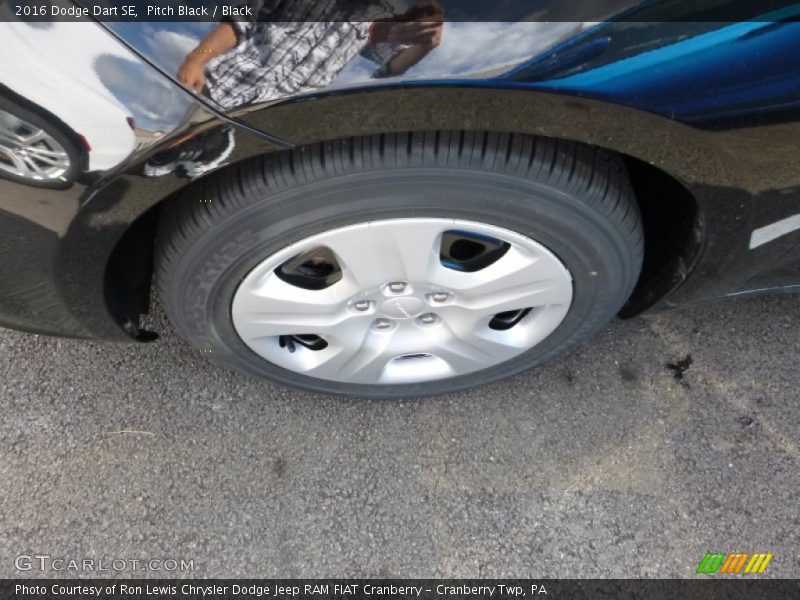 Pitch Black / Black 2016 Dodge Dart SE