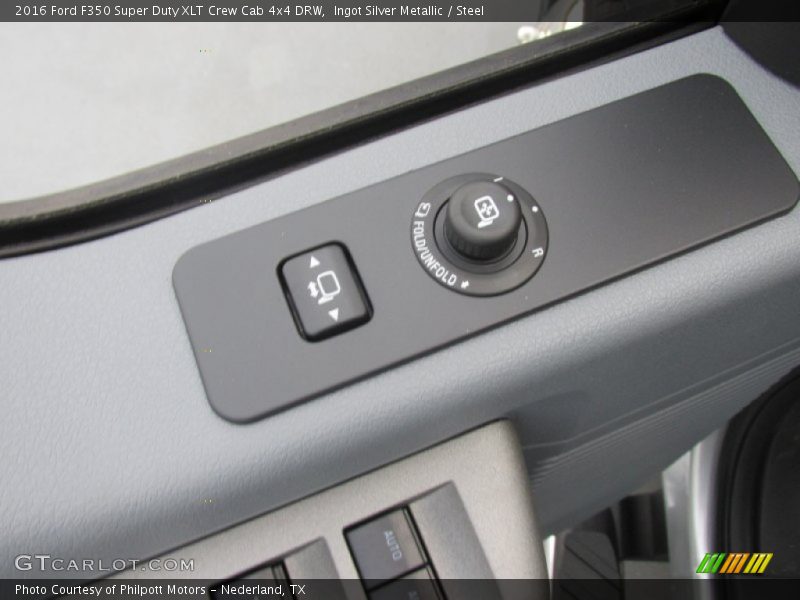 Controls of 2016 F350 Super Duty XLT Crew Cab 4x4 DRW