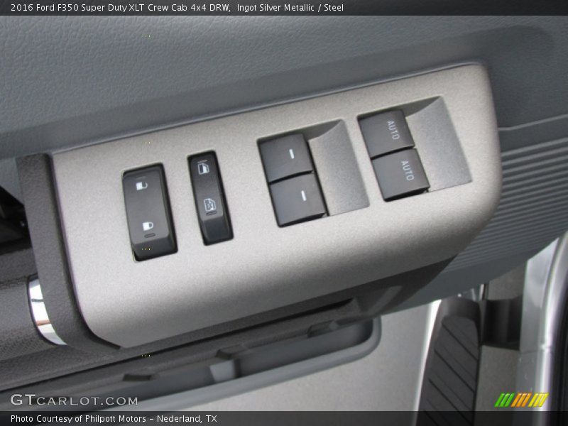 Controls of 2016 F350 Super Duty XLT Crew Cab 4x4 DRW