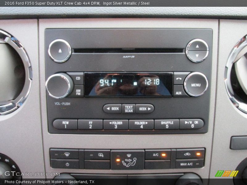 Controls of 2016 F350 Super Duty XLT Crew Cab 4x4 DRW