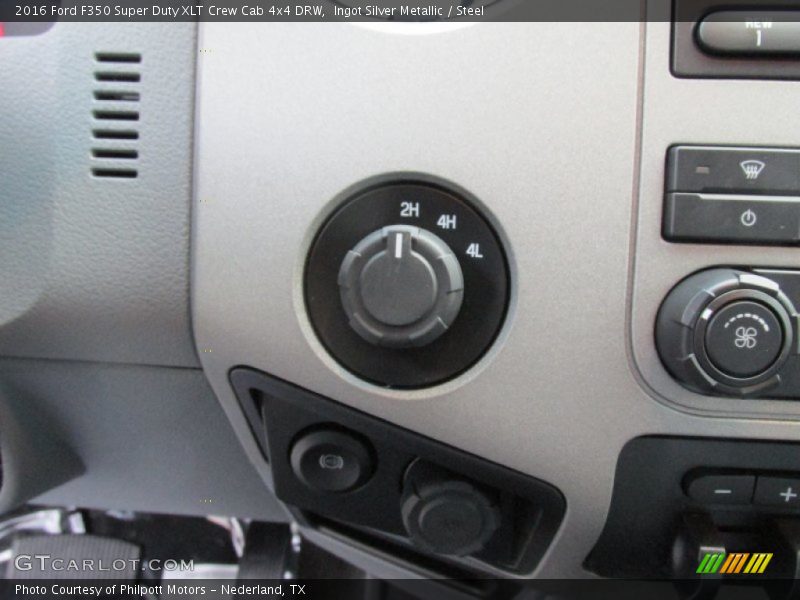 Controls of 2016 F350 Super Duty XLT Crew Cab 4x4 DRW
