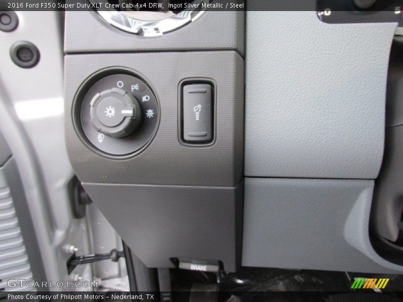 Controls of 2016 F350 Super Duty XLT Crew Cab 4x4 DRW