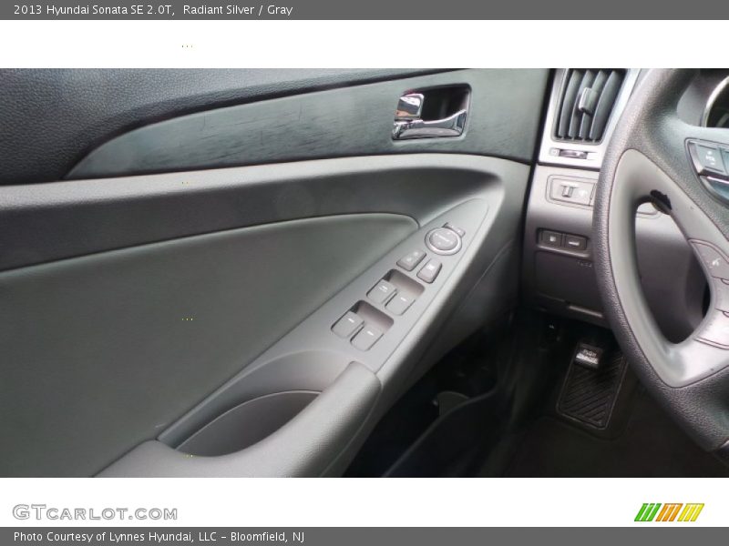 Radiant Silver / Gray 2013 Hyundai Sonata SE 2.0T