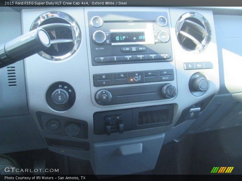 Oxford White / Steel 2015 Ford F350 Super Duty XLT Crew Cab 4x4