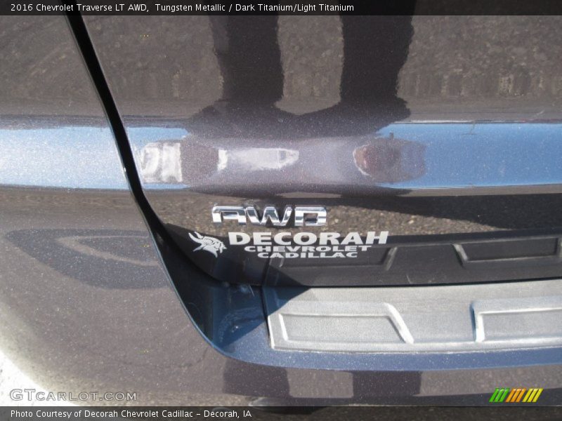 Tungsten Metallic / Dark Titanium/Light Titanium 2016 Chevrolet Traverse LT AWD