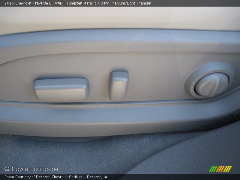 Tungsten Metallic / Dark Titanium/Light Titanium 2016 Chevrolet Traverse LT AWD