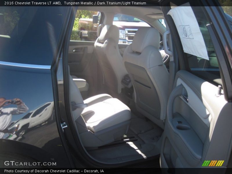 Tungsten Metallic / Dark Titanium/Light Titanium 2016 Chevrolet Traverse LT AWD