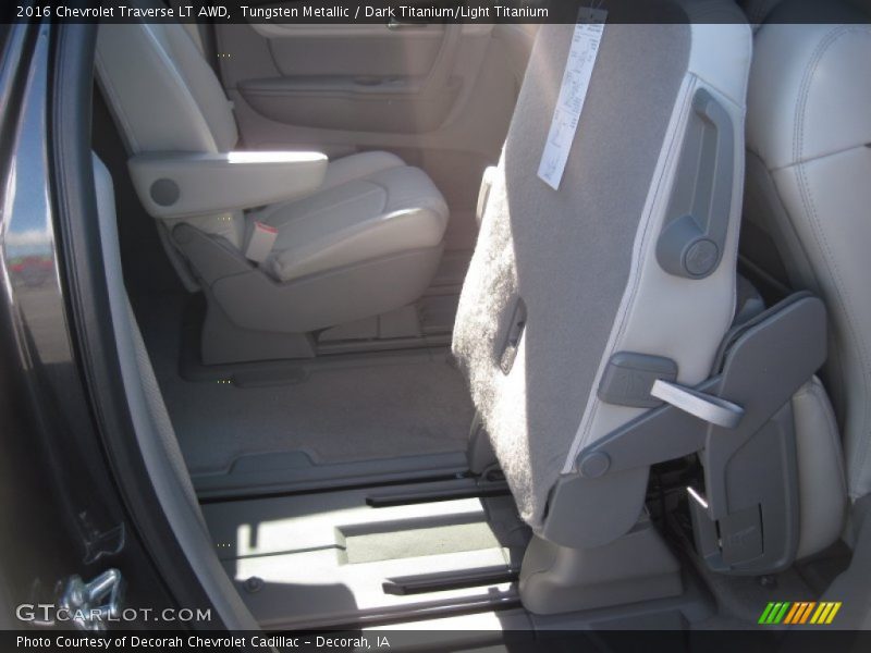 Tungsten Metallic / Dark Titanium/Light Titanium 2016 Chevrolet Traverse LT AWD