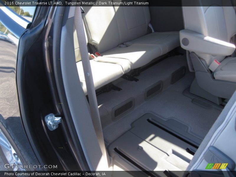 Tungsten Metallic / Dark Titanium/Light Titanium 2016 Chevrolet Traverse LT AWD