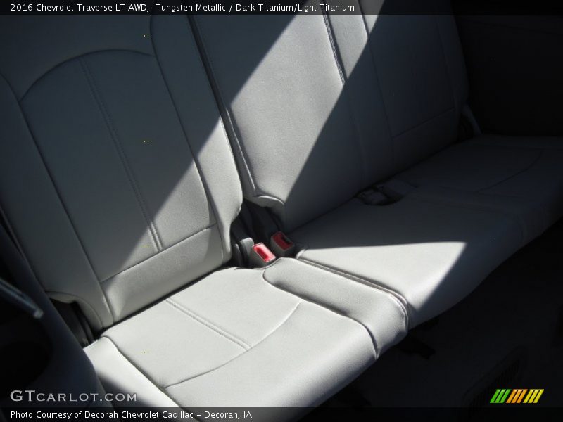 Tungsten Metallic / Dark Titanium/Light Titanium 2016 Chevrolet Traverse LT AWD