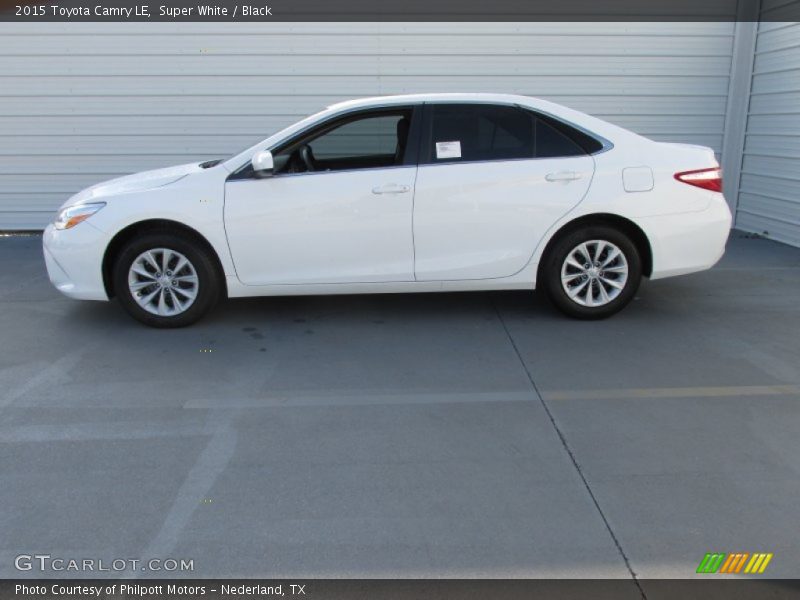 Super White / Black 2015 Toyota Camry LE