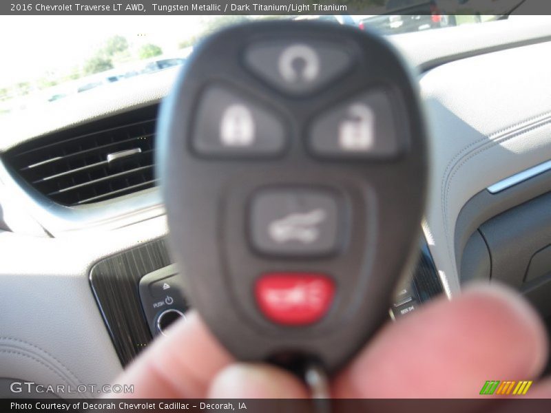 Tungsten Metallic / Dark Titanium/Light Titanium 2016 Chevrolet Traverse LT AWD