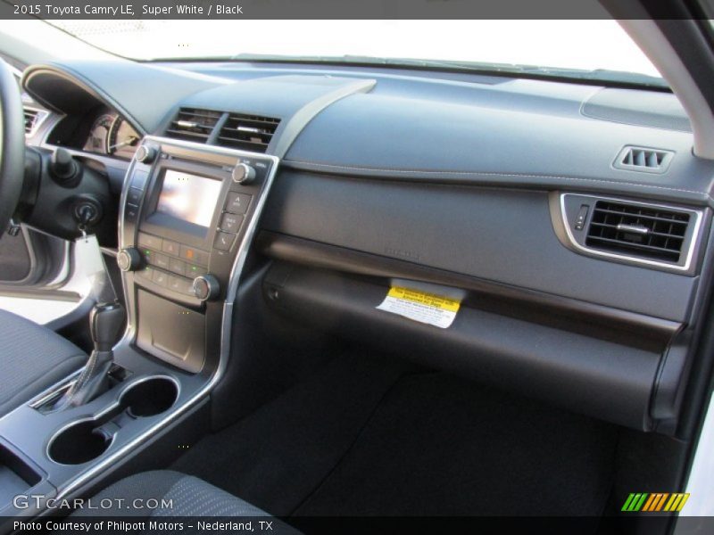 Super White / Black 2015 Toyota Camry LE
