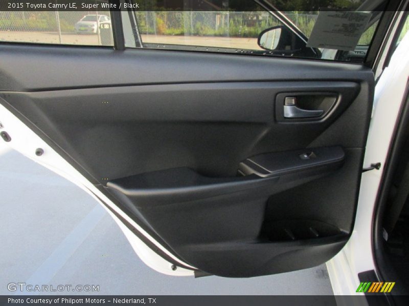Super White / Black 2015 Toyota Camry LE