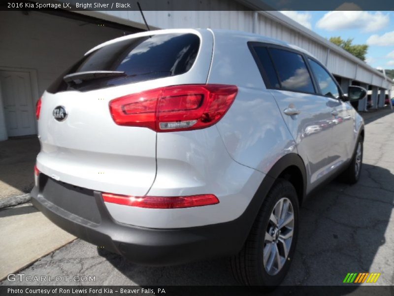 Bright Silver / Black 2016 Kia Sportage LX