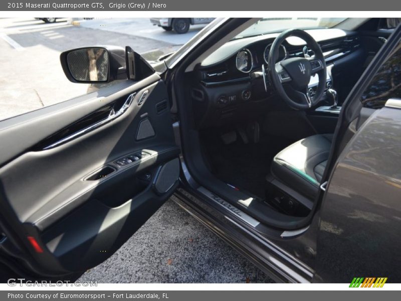 Grigio (Grey) / Nero 2015 Maserati Quattroporte GTS