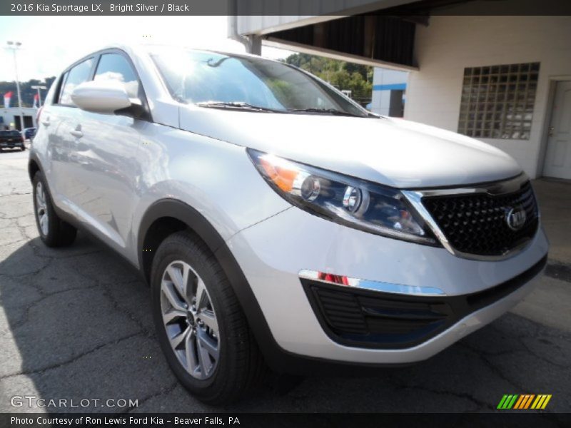 Front 3/4 View of 2016 Sportage LX