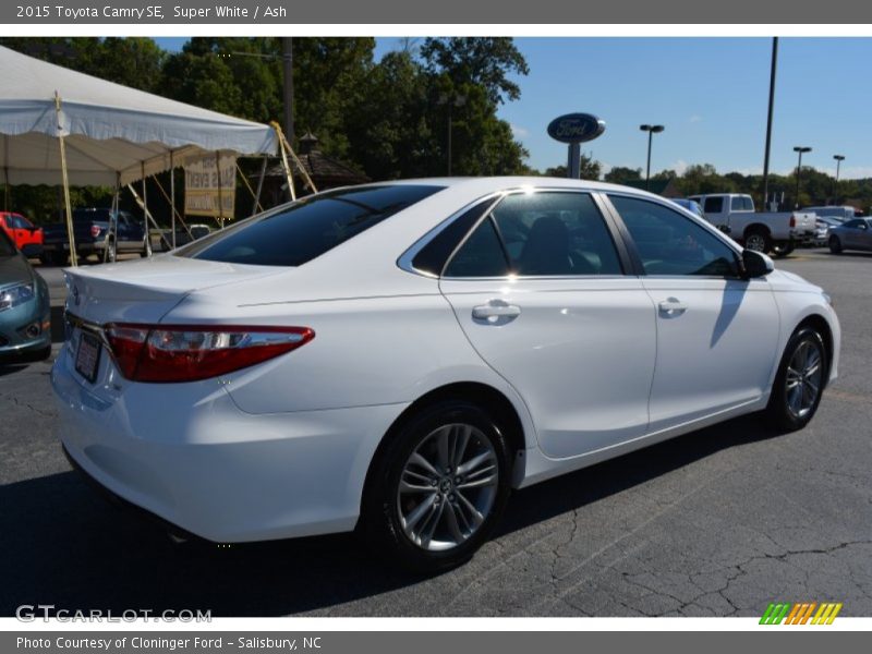 Super White / Ash 2015 Toyota Camry SE