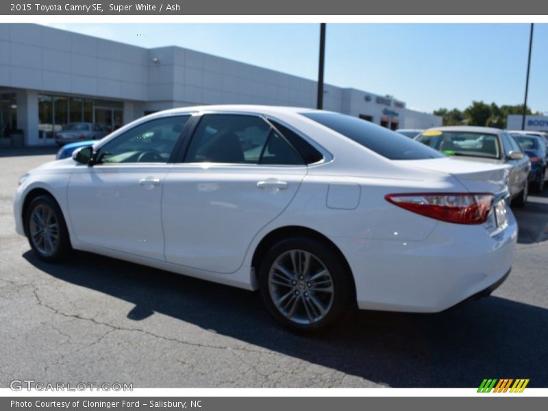 Super White / Ash 2015 Toyota Camry SE