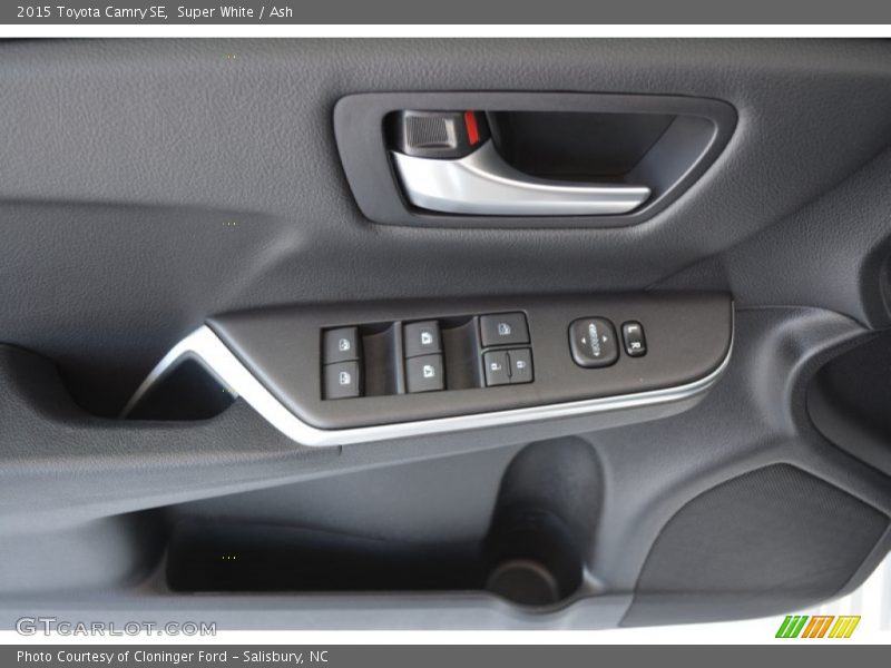 Super White / Ash 2015 Toyota Camry SE
