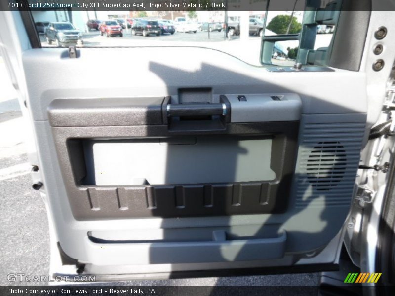 Ingot Silver Metallic / Black 2013 Ford F250 Super Duty XLT SuperCab 4x4