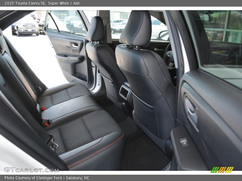 Super White / Ash 2015 Toyota Camry SE