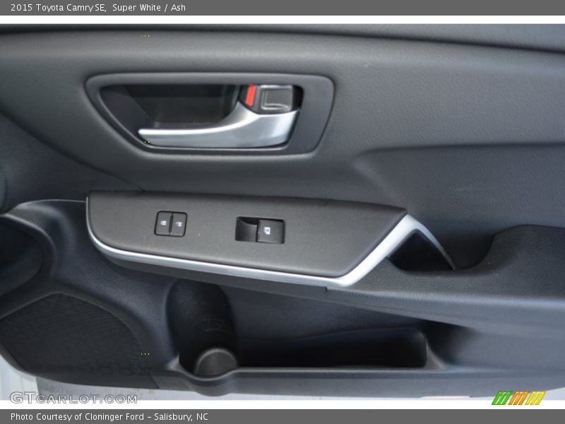 Super White / Ash 2015 Toyota Camry SE