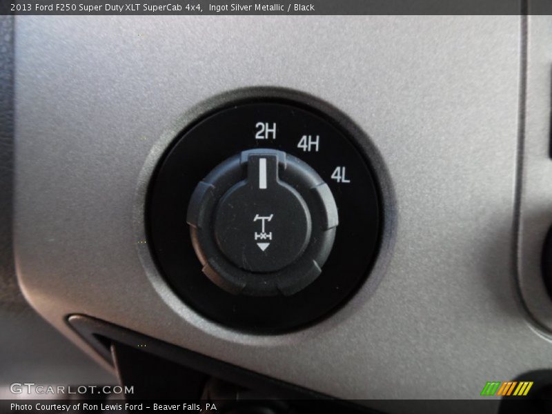 Ingot Silver Metallic / Black 2013 Ford F250 Super Duty XLT SuperCab 4x4
