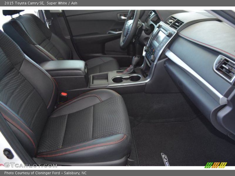 Super White / Ash 2015 Toyota Camry SE