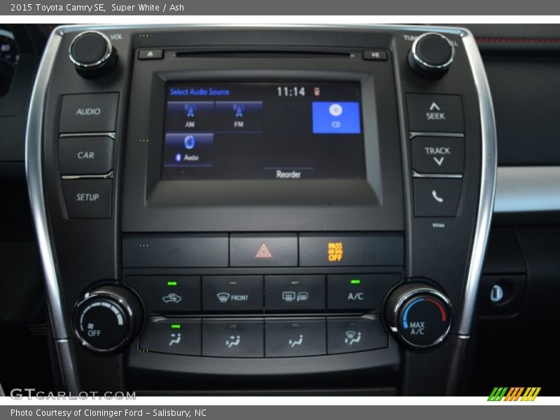 Super White / Ash 2015 Toyota Camry SE