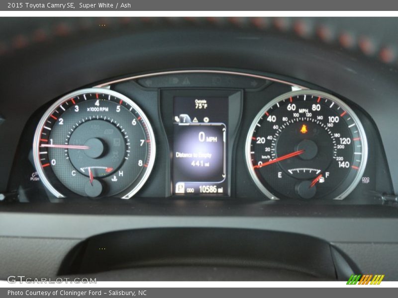 Super White / Ash 2015 Toyota Camry SE