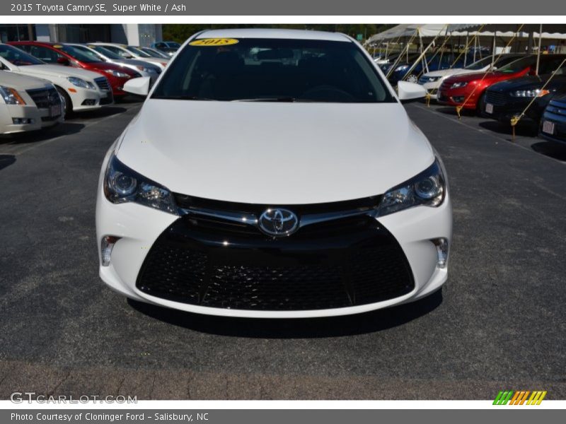 Super White / Ash 2015 Toyota Camry SE