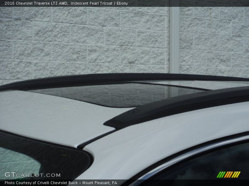 Iridescent Pearl Tricoat / Ebony 2016 Chevrolet Traverse LTZ AWD