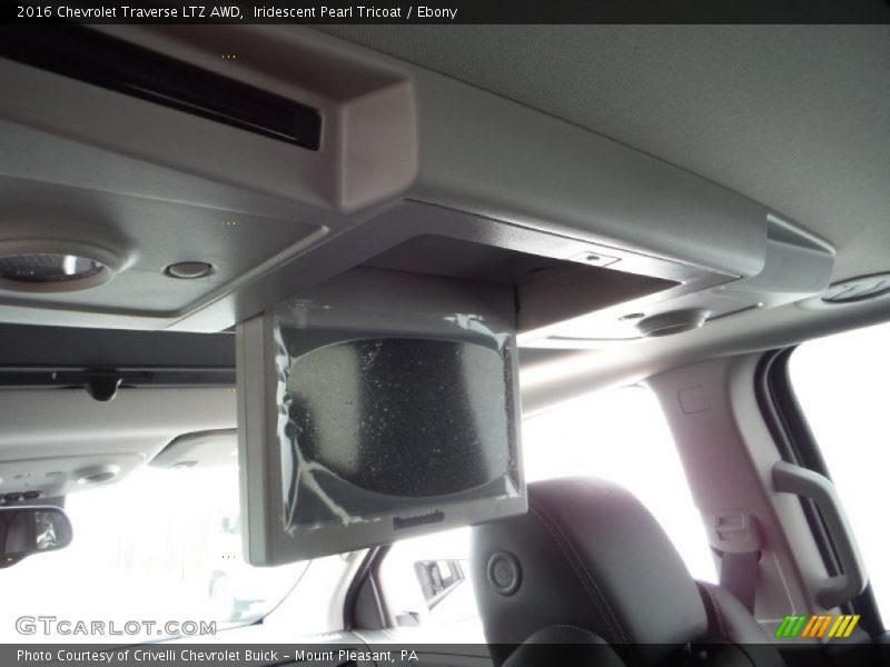 Iridescent Pearl Tricoat / Ebony 2016 Chevrolet Traverse LTZ AWD