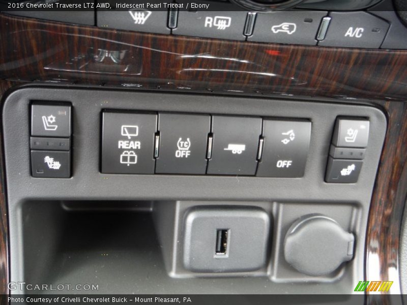 Iridescent Pearl Tricoat / Ebony 2016 Chevrolet Traverse LTZ AWD