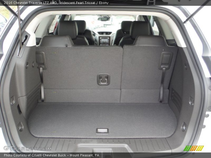 Iridescent Pearl Tricoat / Ebony 2016 Chevrolet Traverse LTZ AWD
