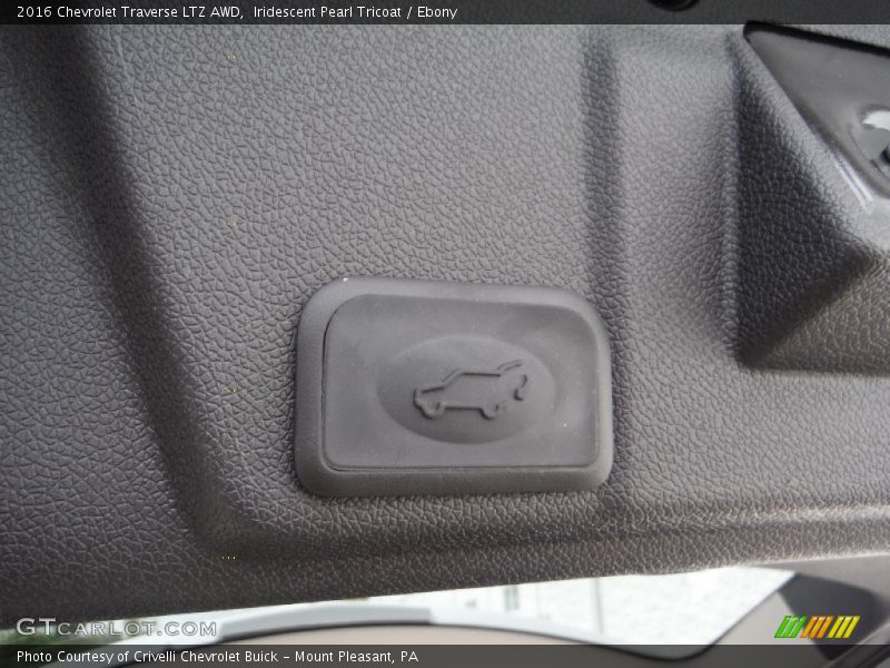Iridescent Pearl Tricoat / Ebony 2016 Chevrolet Traverse LTZ AWD