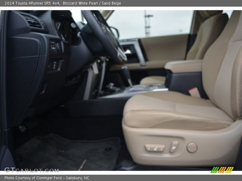 Blizzard White Pearl / Sand Beige 2014 Toyota 4Runner SR5 4x4