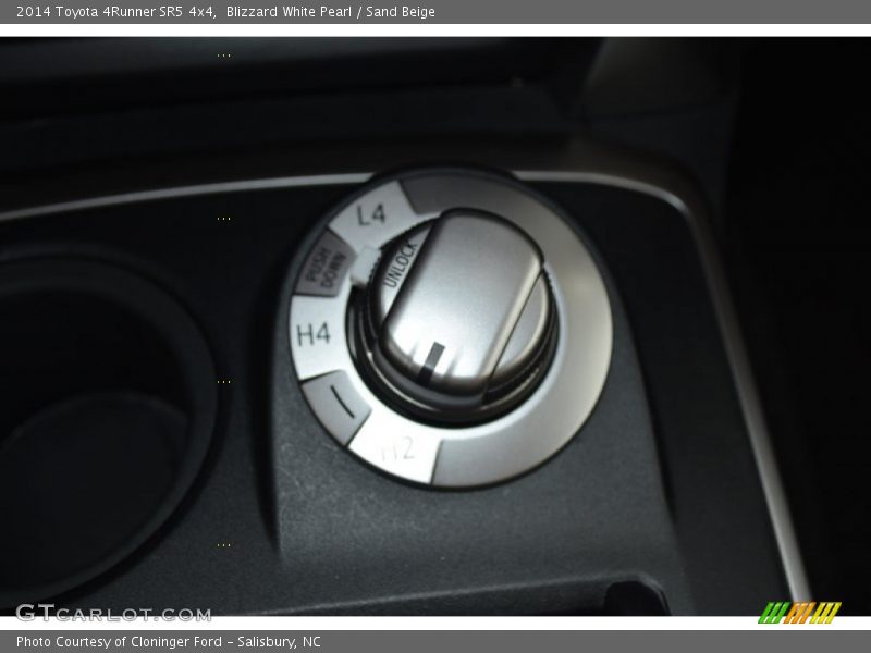 Blizzard White Pearl / Sand Beige 2014 Toyota 4Runner SR5 4x4